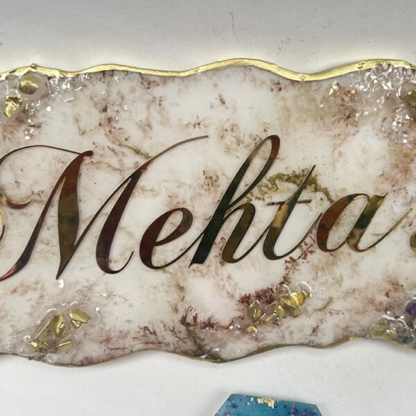 ivory luxe – white & gold resin name plate